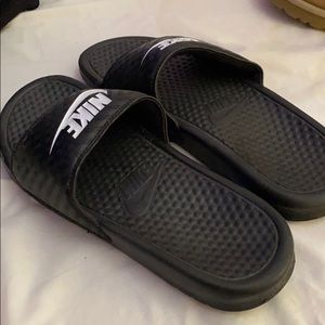Black nike slides